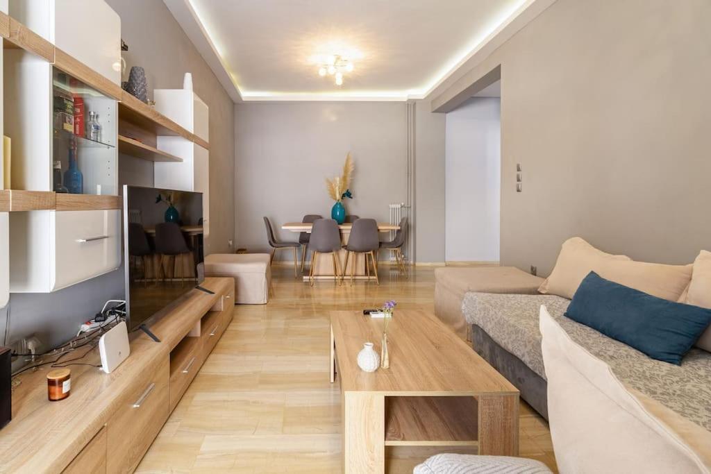 Urban Grey Apartment Атина Екстериор снимка