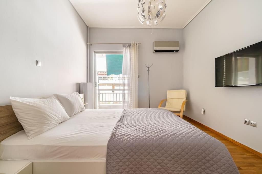 Urban Grey Apartment Атина Екстериор снимка